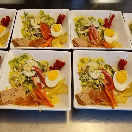 Miramont Horse Trekking Hotell *