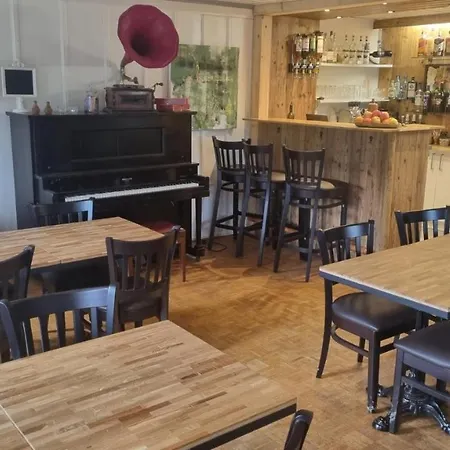 Miramont Horse Trekking * Saicourt